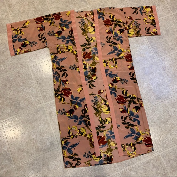 Women’s Kimono in Blush, Maroon, Gold and Blue Tones, One Size - Picture 1 of 8